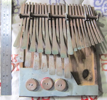 Mbira dzavadzimu A# / Bb Magaya tuning by Tendai Tapfumane , 2 of 10