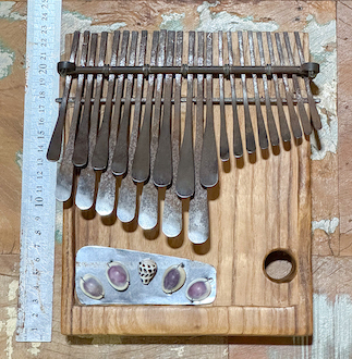 Mbira dzavadzimu D# / Eb Katsanzaira by Rodrigo Laje , 2 of 9