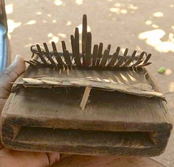 Karimba F# / Gb by Félix Filipe Macequessa Félix Filipe Macequessa's Kalimba nkulu, 3 of 8