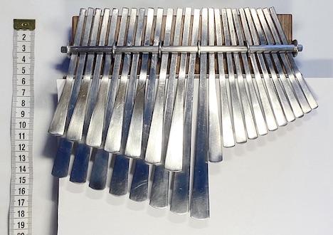 Mbira dzavadzimu (with extra keys) F Nemakonde by Sebastian Pott , 5 of 9