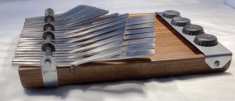 Mbira dzavadzimu (with extra keys) F Nemakonde by Sebastian Pott , 7 of 9