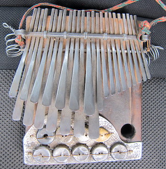 Mbira dzavadzimu A# / Bb Low Saungweme by Rinos Mukuwurirwa , 1 of 2