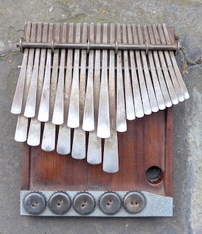 Mbira dzavadzimu A# / Bb Nyamaropa 'Devon' by Sebastian Pott Template Devon Mbira, 1 of 9